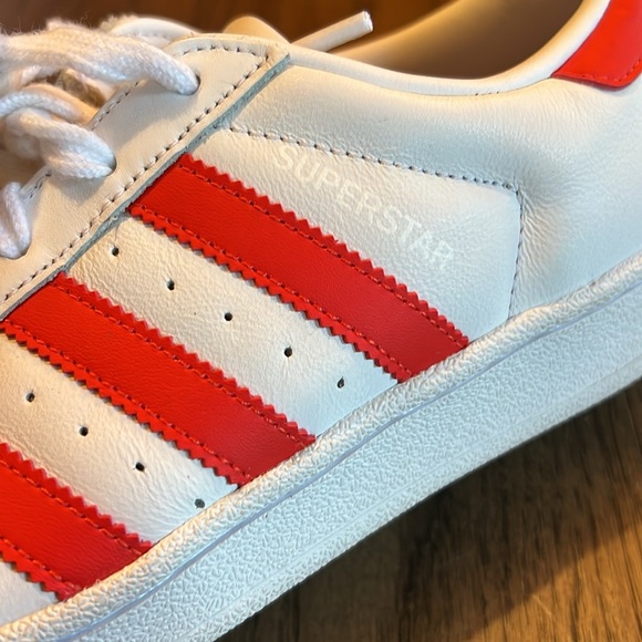 Womens Adidas Superstars artist edition size 7.5 - Picture 6 of 11